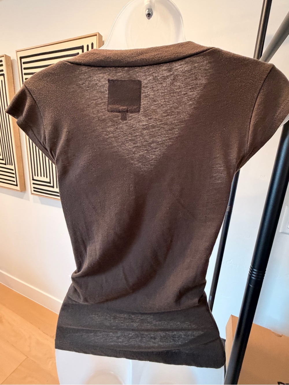 Chaser Brown V-Neck Cap Sleeve Women’s Top - Picture 2 of 3